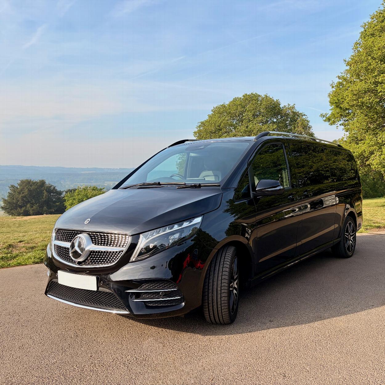 Black Mercedes V-Class luxury MPV operated by Gunwharf Executive Travel for airport transfers, cruise transfers and executive travel throughout Southampton and Southern England.