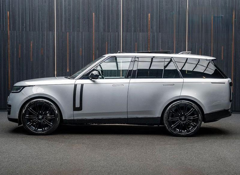 Range rover autograph side view