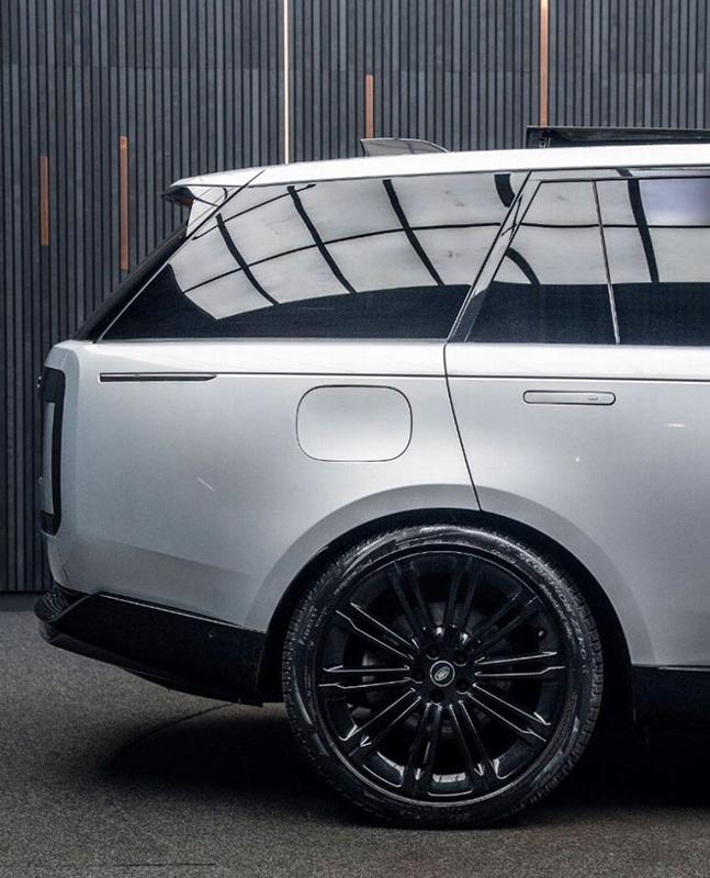 back end of range rover autograph